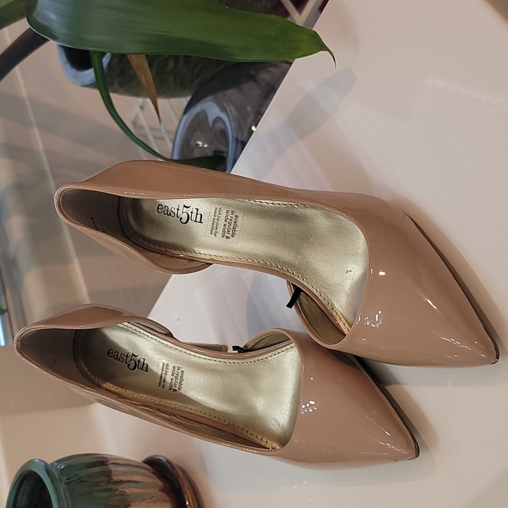 Patent leather nude heels eomens size 8